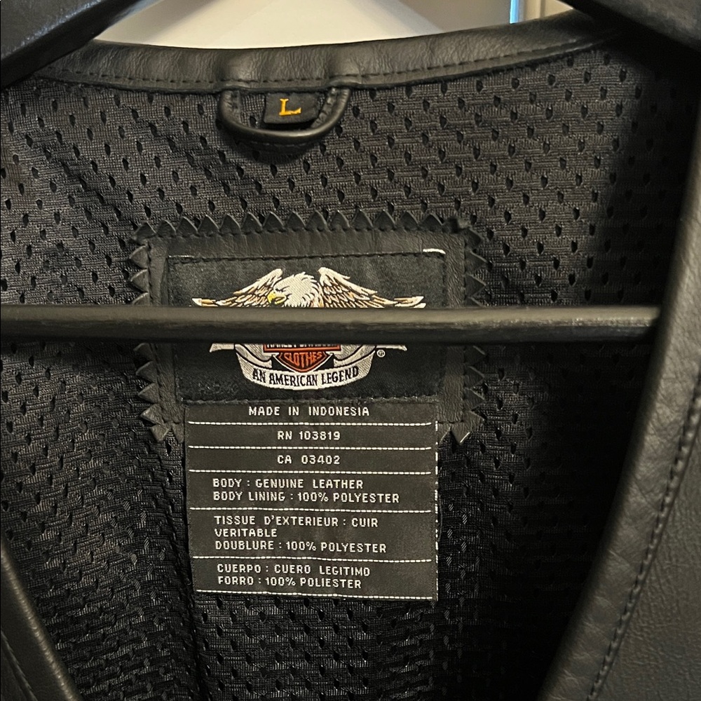 Harley-Davidson Black Leather Zip Vest with Logo Patching - Picture 2 of 5